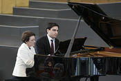 Die musikalische Eröffnung: Johannes Brahms "Ungarische Tänze" mit Elzbieta Sternlicht und Taner Aydin am Piano