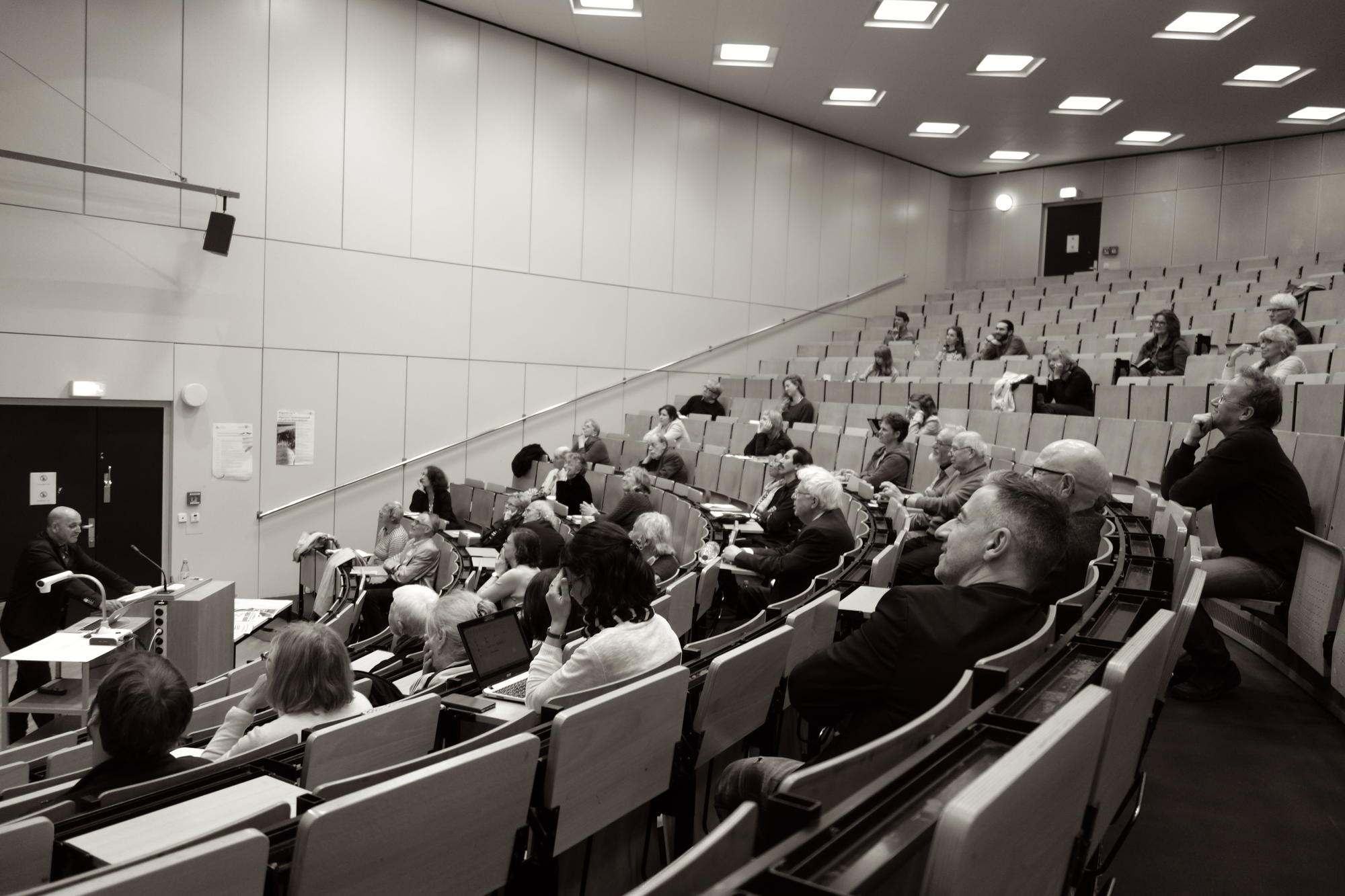 Ringvorlesung 'Funktionsweisen von Satire aus deutscher und französischer Perspektive'