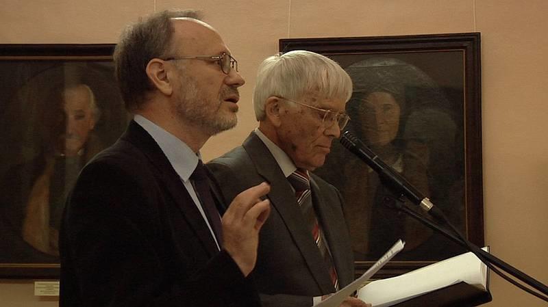 Prof. Dr. Petro Rykhlo und der Lyriker Rainer Kunze bei einer Lesung in Czernowitz.