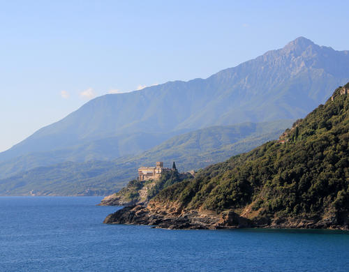 Der Heilige Berg Athos mit dem Kloster Stavronikitα