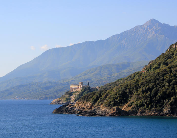 Der Heilige Berg Athos mit dem Kloster Stavronikitα